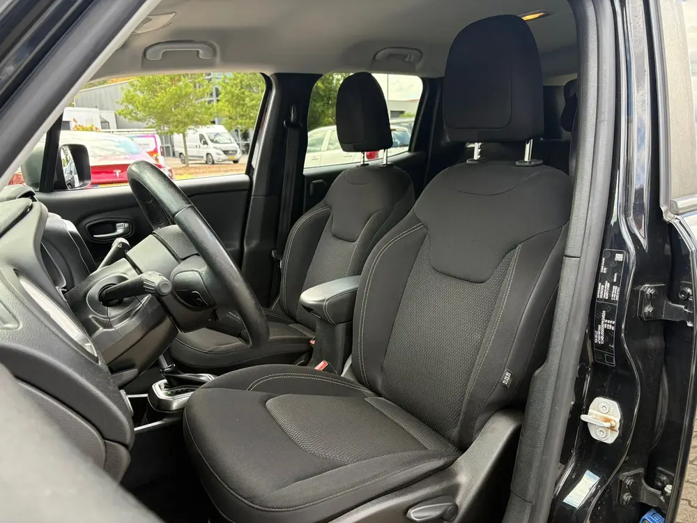 Jeep Renegade 1.3T-e Limited automaat uit 2019, foto 11