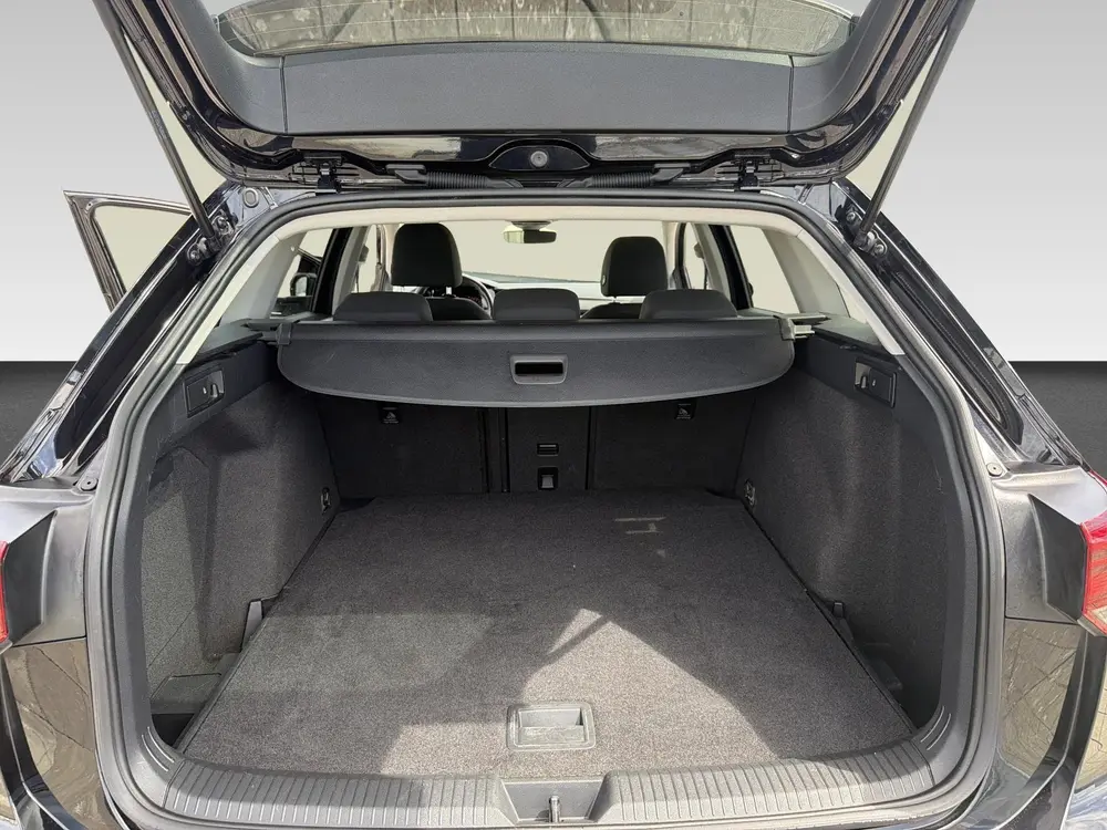 Volkswagen Golf Variant LIFE 1.0 TSI 110PK DSG NAVI 20 INCH uit 2022, foto 8