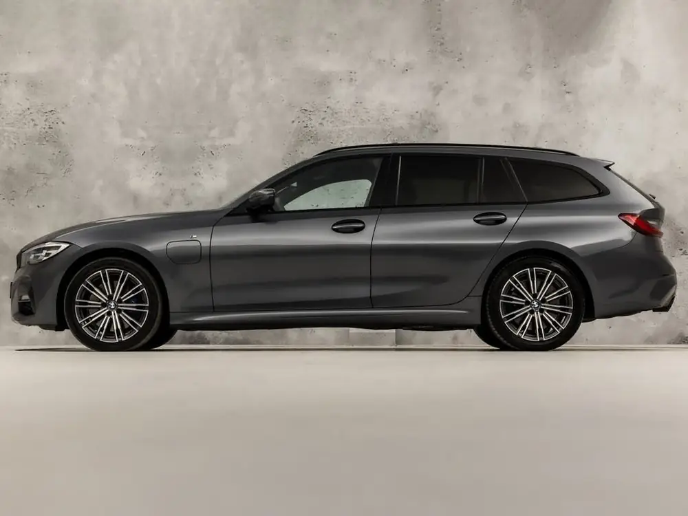 BMW 3-Serie 3 Serie 330e M Sport High Executive 292Pk Automaat (PANO uit 2020, foto 2