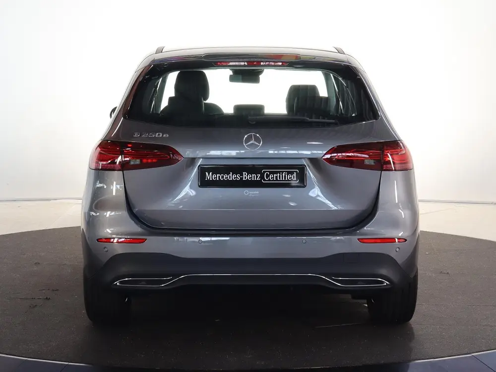 Mercedes-Benz B-Klasse 250 e Luxury Line uit 2025, foto 4