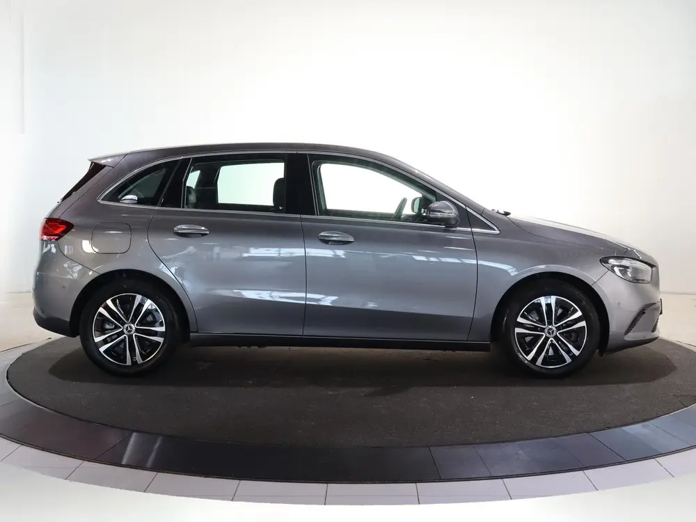 Mercedes-Benz B-Klasse 250 e Luxury Line uit 2025, foto 6