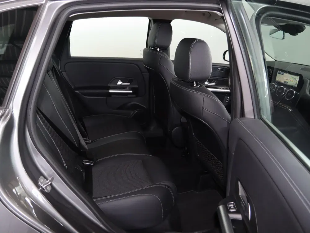 Mercedes-Benz B-Klasse 250 e Luxury Line uit 2025, foto 8