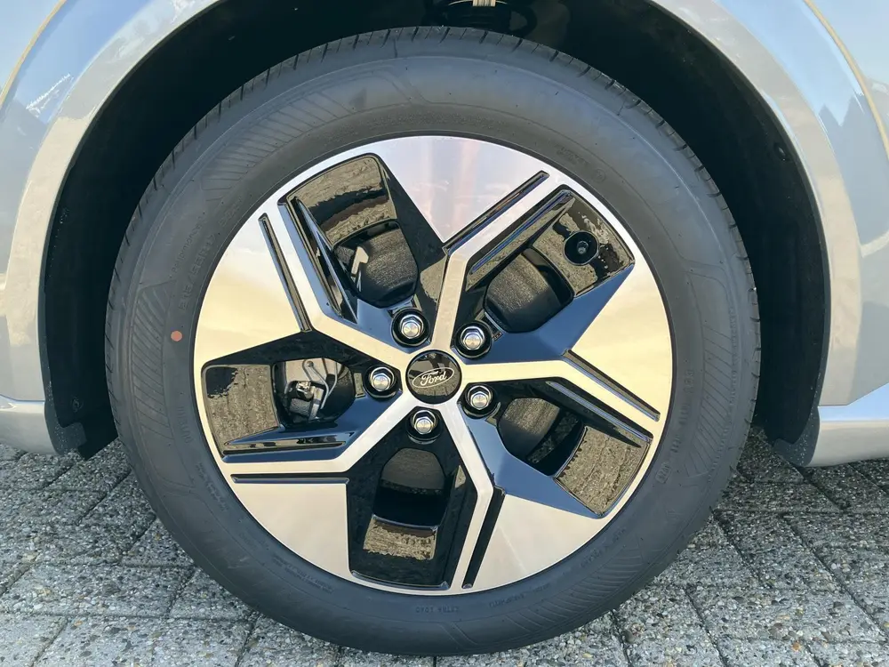 Ford Puma Gen-E 44 kWh Navigatie uit 2025, foto 10