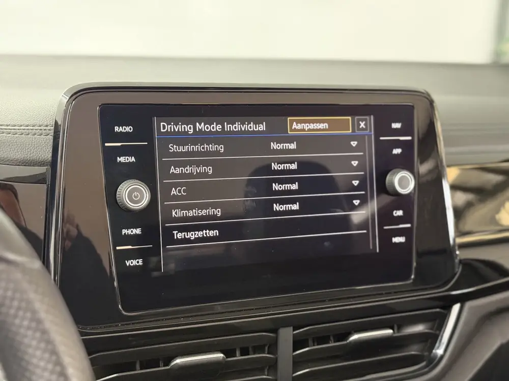 Volkswagen T-Roc Cabrio 1.5 TSI R-Line 150PK DSG | Virtual | uit 2022, foto 19