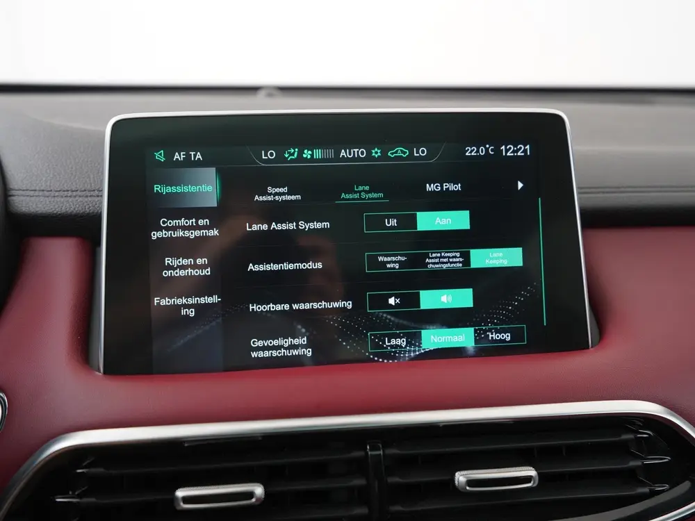 MG EHS 1.5 TGDI Luxury PHEV | SOH 89% | Trekhaak | Panoramad uit 2022, foto 16