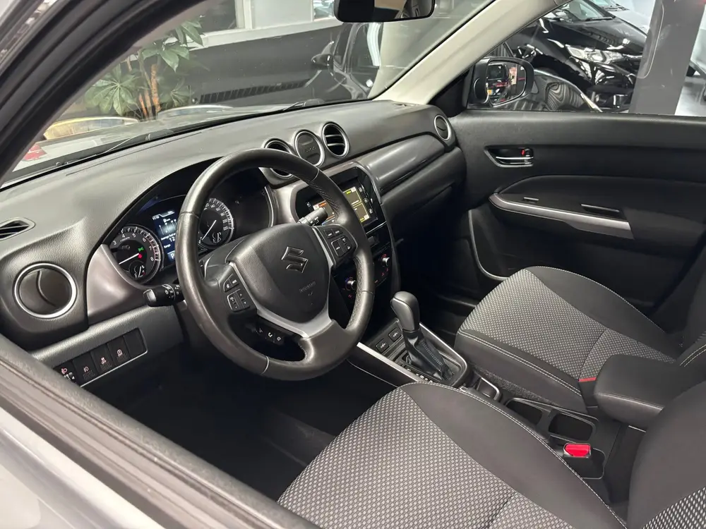 Suzuki Vitara 1.4 Boosterjet Select / Camera / Navigatie / A uit 2019, foto 19