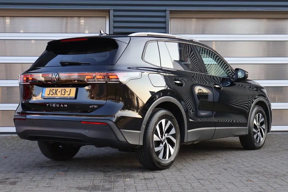 Volkswagen Tiguan 1.5 eTSI 150pk DSG Life Edition | Panorama uit 2025, foto 2