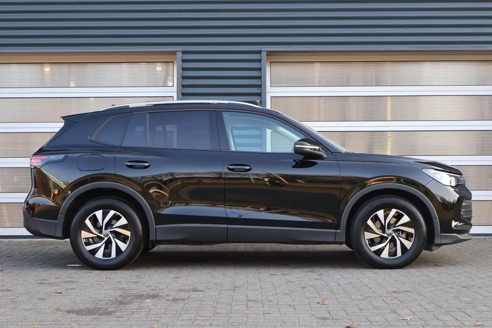 Volkswagen Tiguan 1.5 eTSI 150pk DSG Life Edition | Panorama uit 2025, foto 3