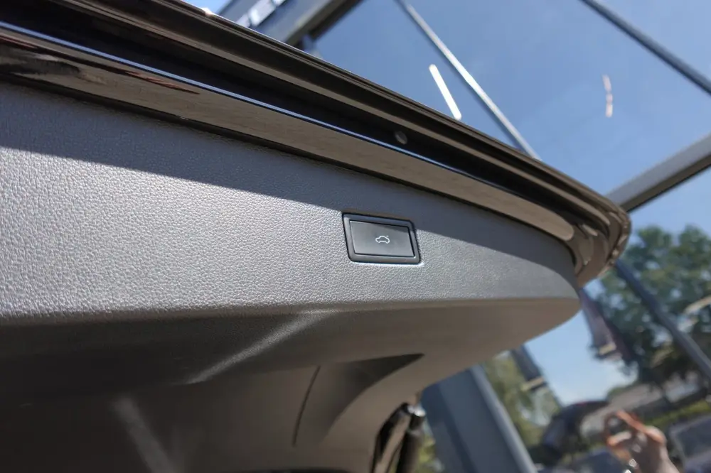 Volkswagen Tiguan 1.5 TSI R-Line PANO KEYLESS CAM uit 2023, foto 9
