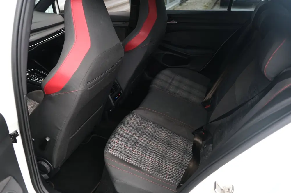 Volkswagen Golf 8 2.0 TSI GTI 245PK DSG Pano Led ACC Trekhaa uit 2024, foto 16