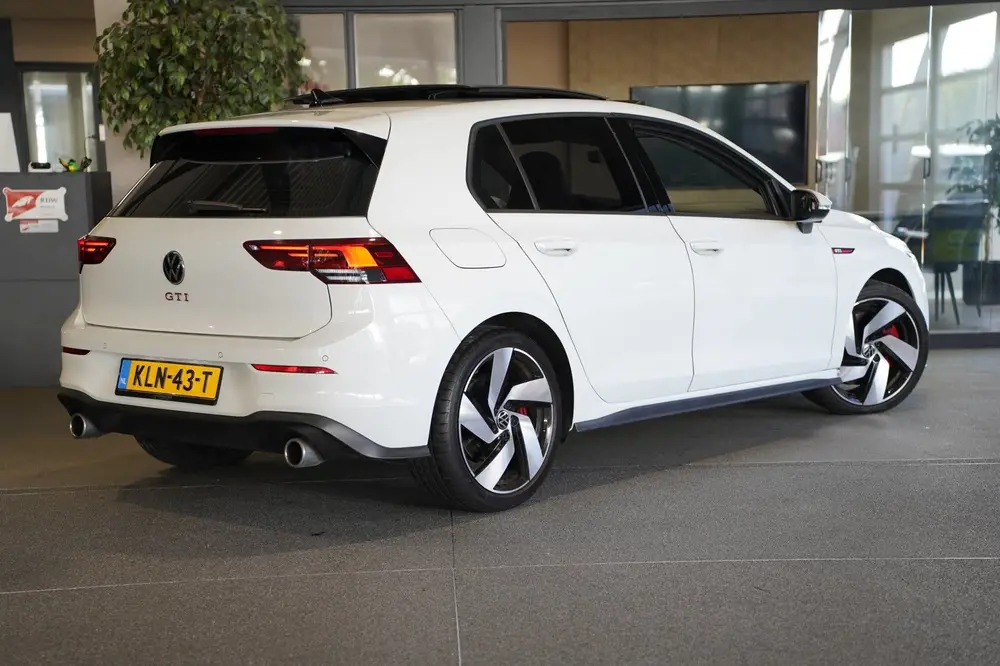 Volkswagen Golf 8 2.0 TSI GTI 245PK DSG Pano Led ACC Trekhaa uit 2024, foto 2
