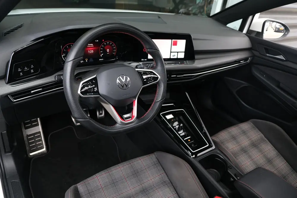 Volkswagen Golf 8 2.0 TSI GTI 245PK DSG Pano Led ACC Trekhaa uit 2024, foto 3