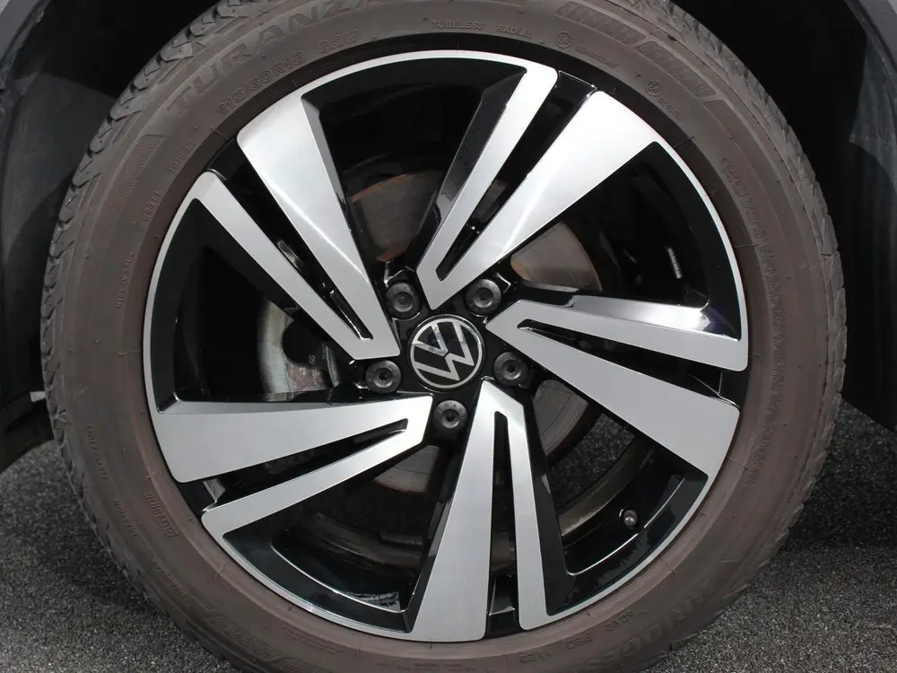 Volkswagen T-Roc 1.5 TSI 150pk Automaat R-Line Edition Navig uit 2025, foto 2