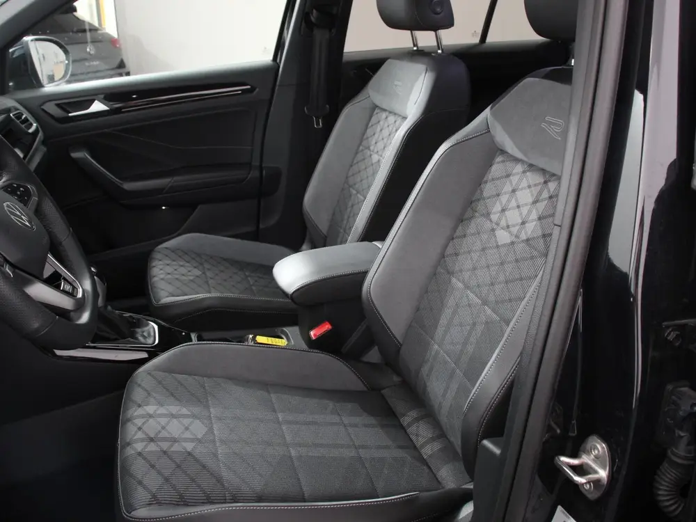 Volkswagen T-Roc 1.5 TSI 150pk Automaat R-Line Edition Navig uit 2025, foto 16