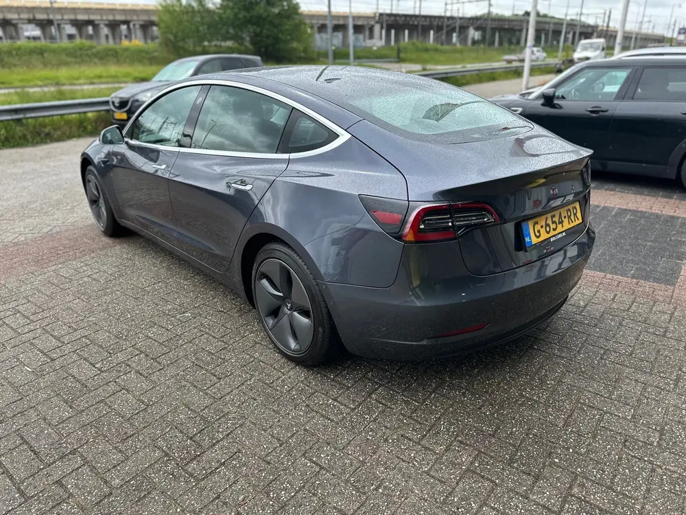 Tesla Model 3 Standard RWD Plus 60 kWh, SOH %84 uit 2019, foto 4