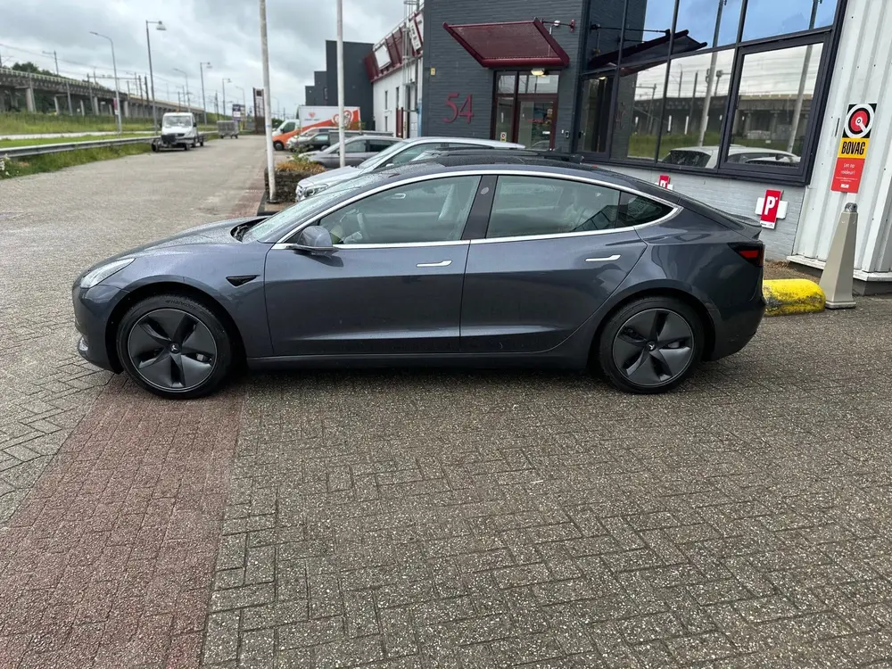 Tesla Model 3 Standard RWD Plus 60 kWh, SOH %84 uit 2019, foto 5