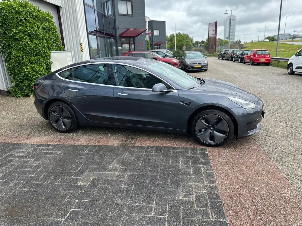 Tesla Model 3 Standard RWD Plus 60 kWh, SOH %84 uit 2019, foto 6