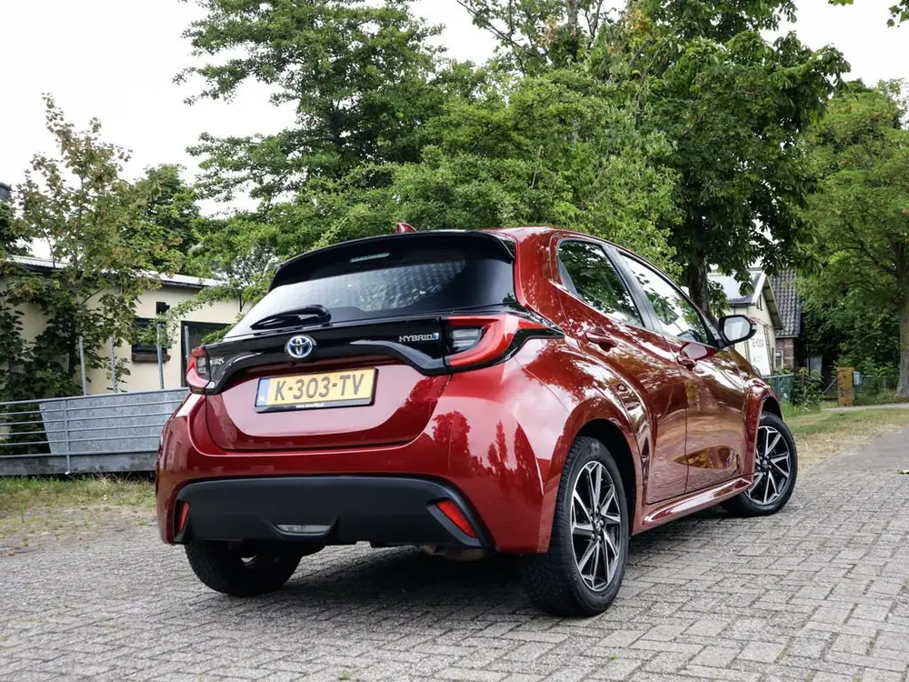 Toyota Yaris 1.5 Hybrid Business Plus 1e-Eig. & Keurig-Onder uit 2021, foto 2