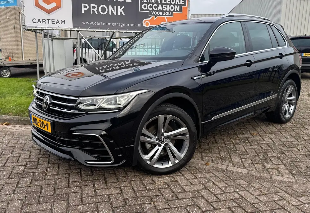 Volkswagen Tiguan 1.5 TSI 2X R-Line BOVAG GARANTIE CARPLAY/A uit 2021, foto 2