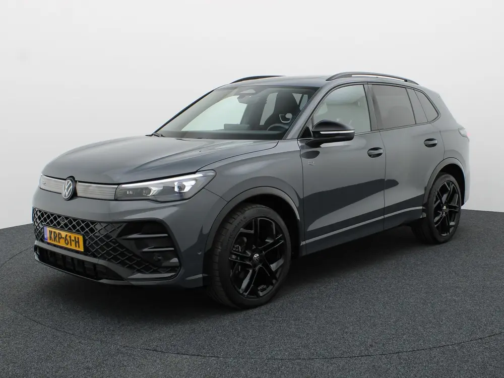 Volkswagen Tiguan 1.5 eTSI R-Line Edition | Panodak | Trekha uit 2025, foto 3
