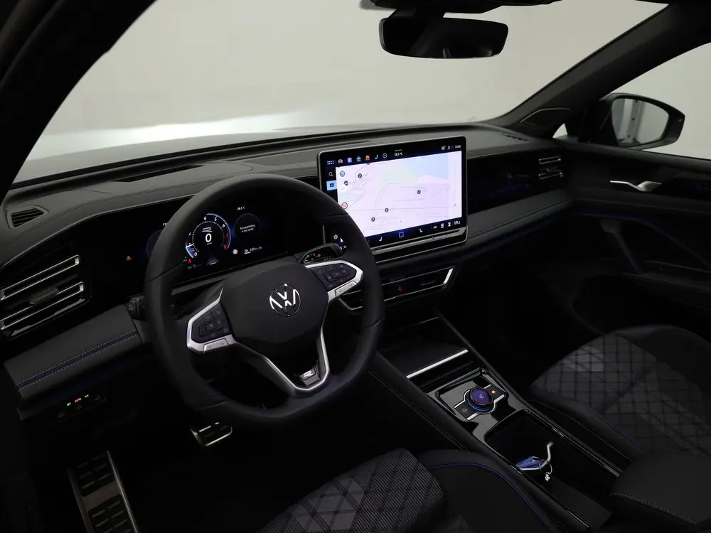 Volkswagen Tiguan 1.5 eTSI R-Line Edition | Panodak | Trekha uit 2025, foto 6