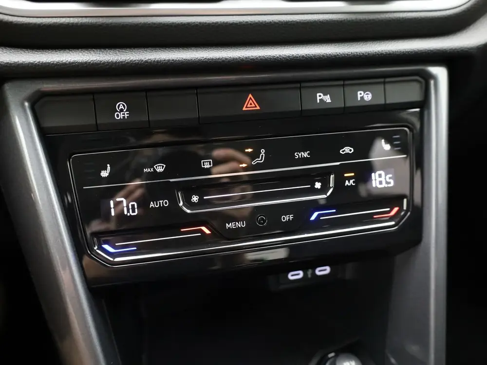Volkswagen T-Roc 1.5 TSI Style | IQ Light | Camera | Stoelve uit 2023, foto 14