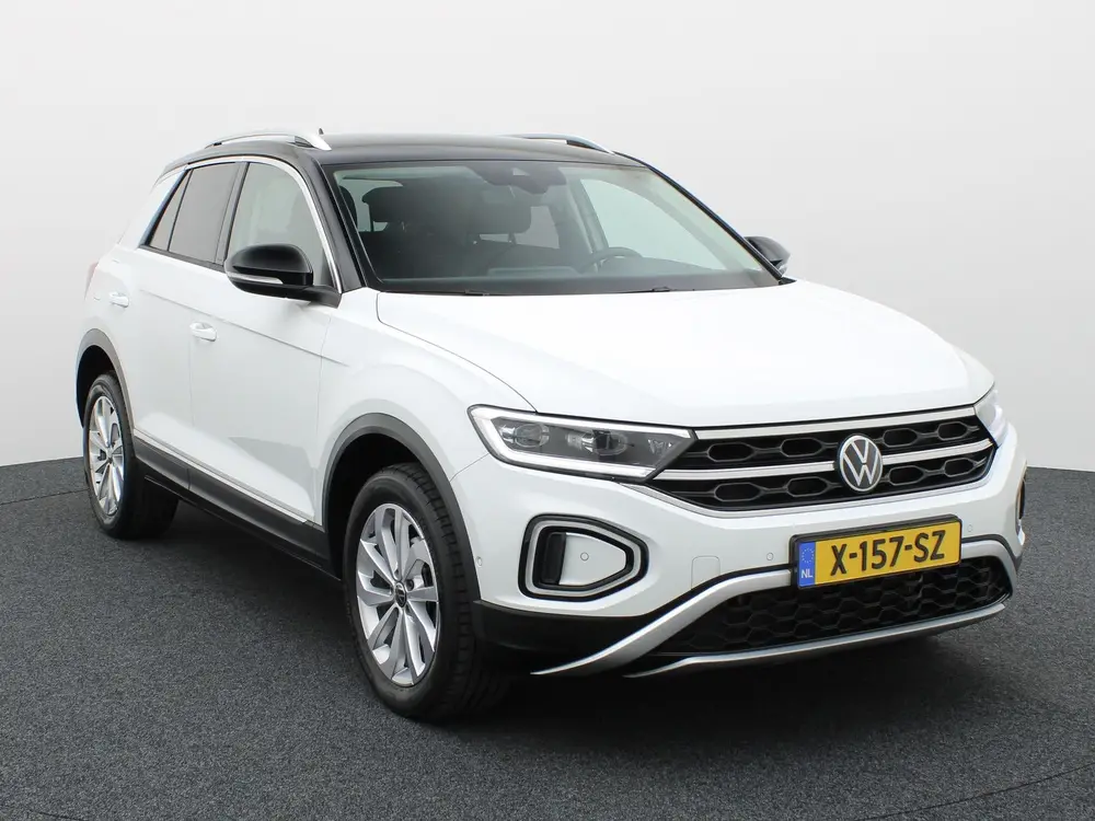 Volkswagen T-Roc 1.5 TSI Style | IQ Light | Camera | Stoelve uit 2023, foto 20