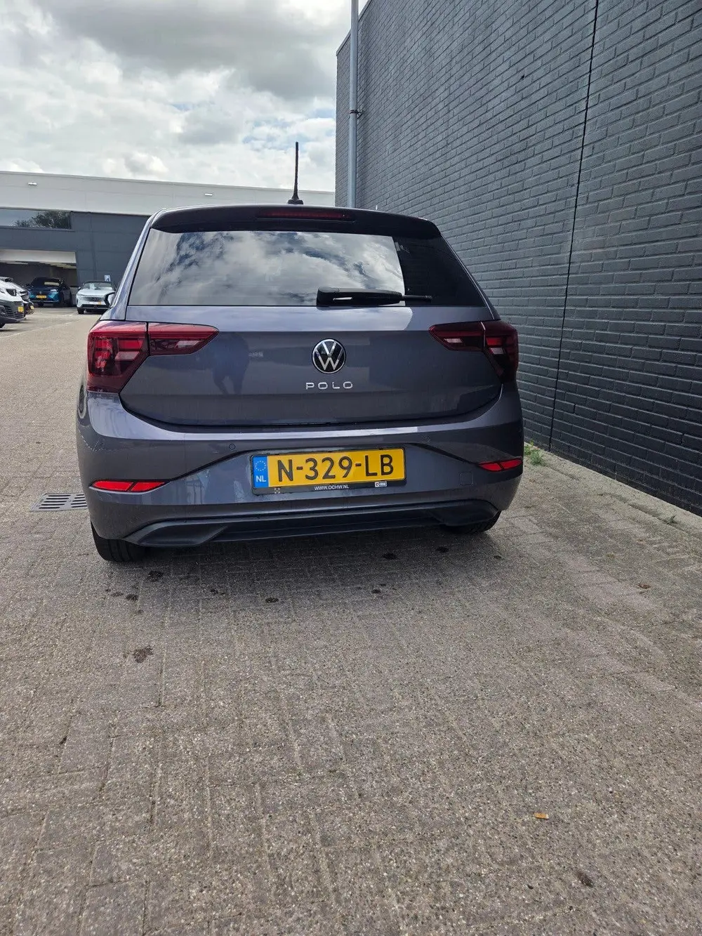 Volkswagen Polo 1.0 TSI 95pk , Grijs uit 2021, foto 3