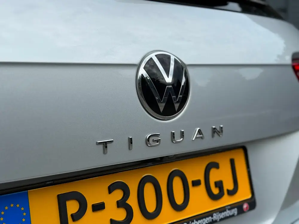 Volkswagen Tiguan 1.5 TSI R-Line Business+ | Pano | IQ | Cam uit 2022, foto 15