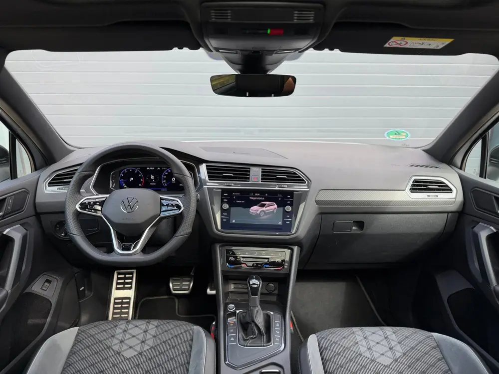 Volkswagen Tiguan 1.5 TSI R-Line Business+ | Pano | IQ | Cam uit 2022, foto 3