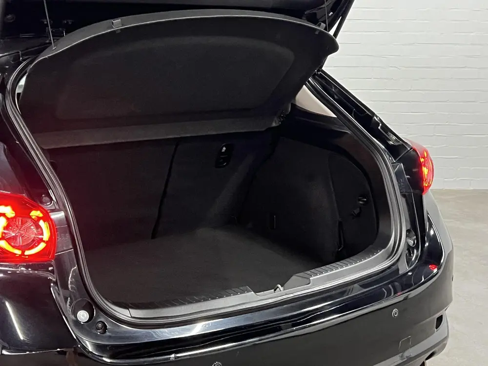 Mazda 3 2.0 SkyActiv-G 120 SkyLease GT Stuur-/stoelverwarmin uit 2019, foto 11