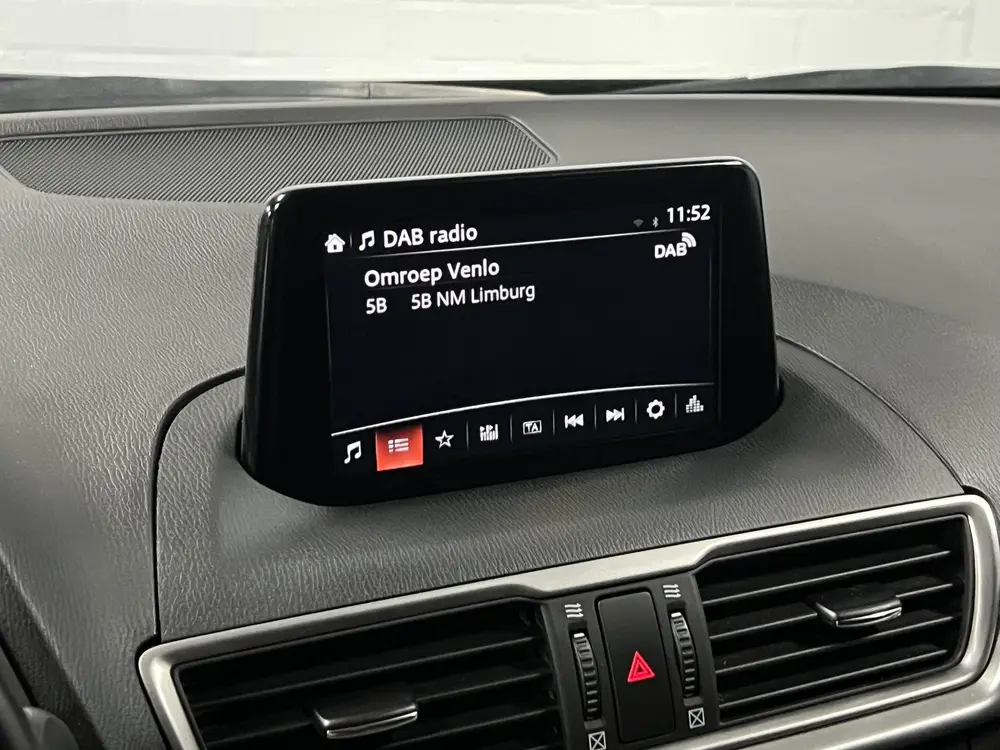 Mazda 3 2.0 SkyActiv-G 120 SkyLease GT Stuur-/stoelverwarmin uit 2019, foto 18