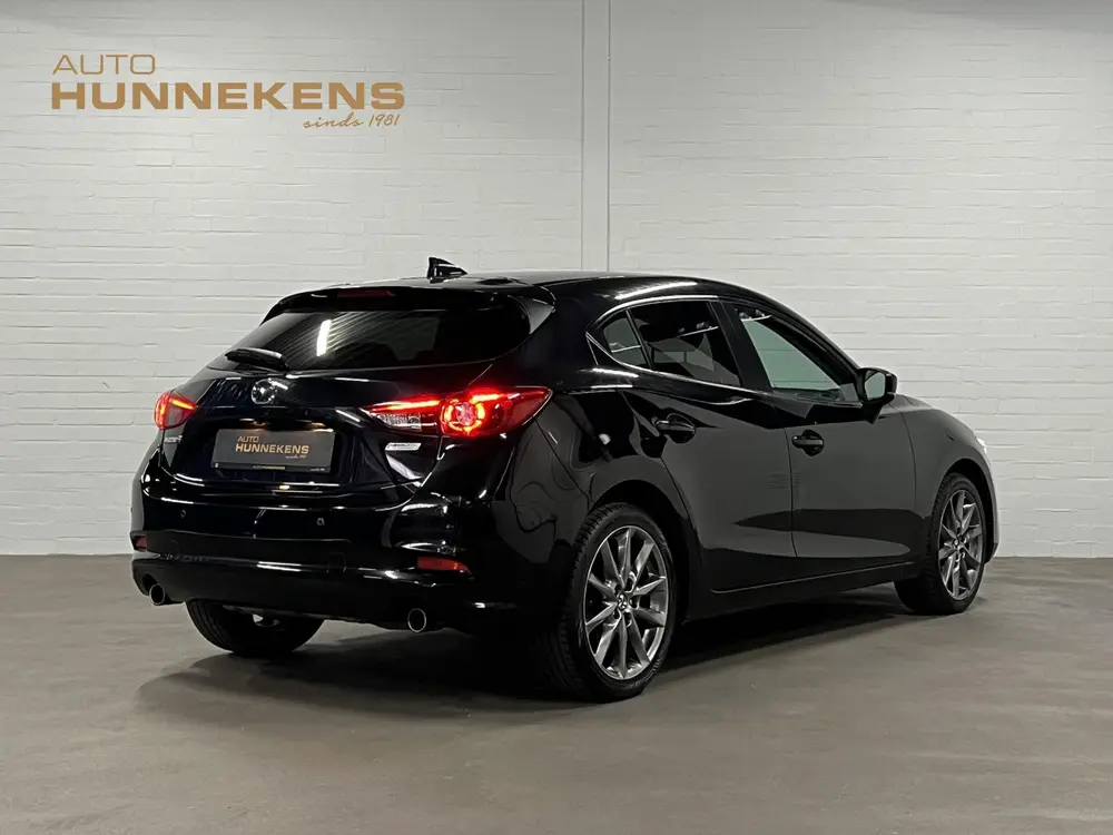 Mazda 3 2.0 SkyActiv-G 120 SkyLease GT Stuur-/stoelverwarmin uit 2019, foto 2