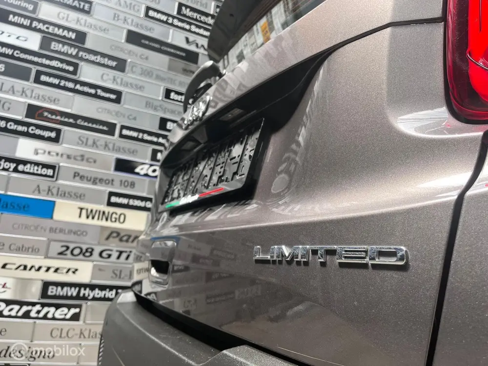 Jeep Renegade 1.3T Limited Automaat, Pano, Apple Carplay uit 2019, foto 18