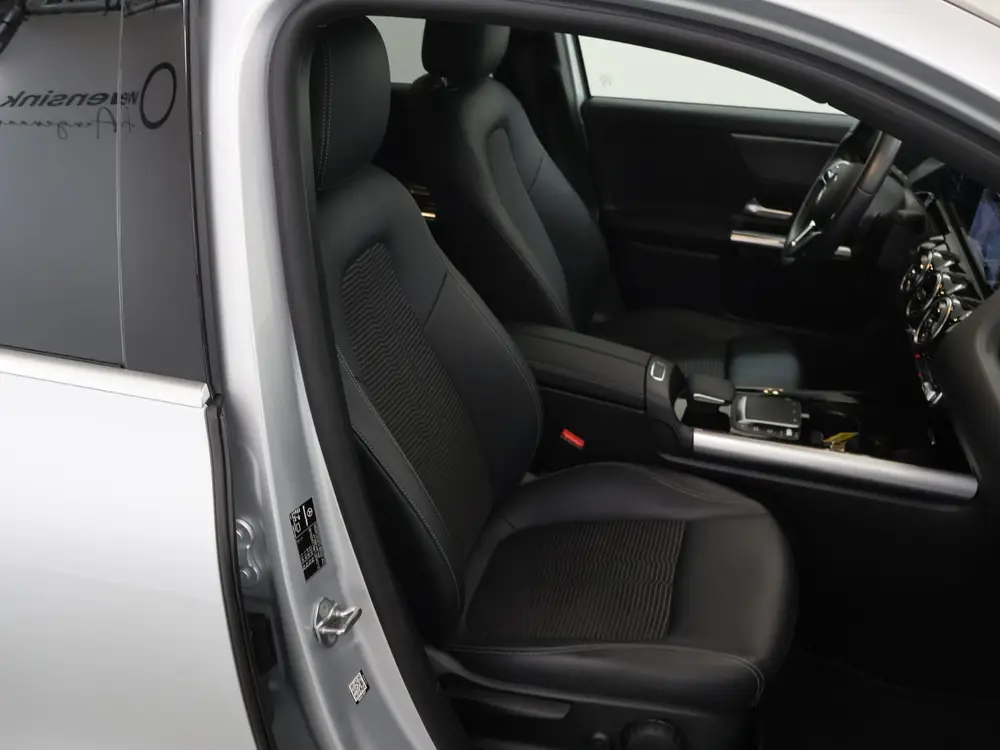 Mercedes-Benz GLA 250 e Progressive uit 2022, foto 10