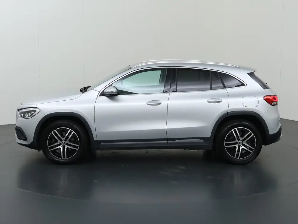 Mercedes-Benz GLA 250 e Progressive uit 2022, foto 5