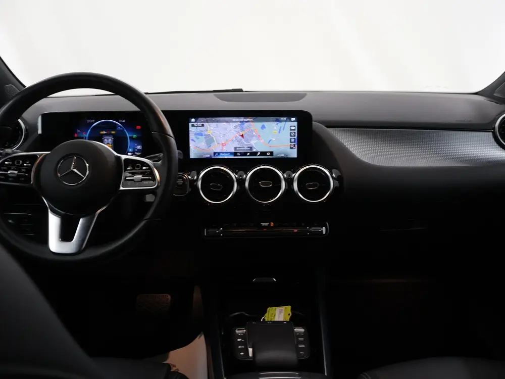 Mercedes-Benz GLA 250 e Progressive uit 2022, foto 8