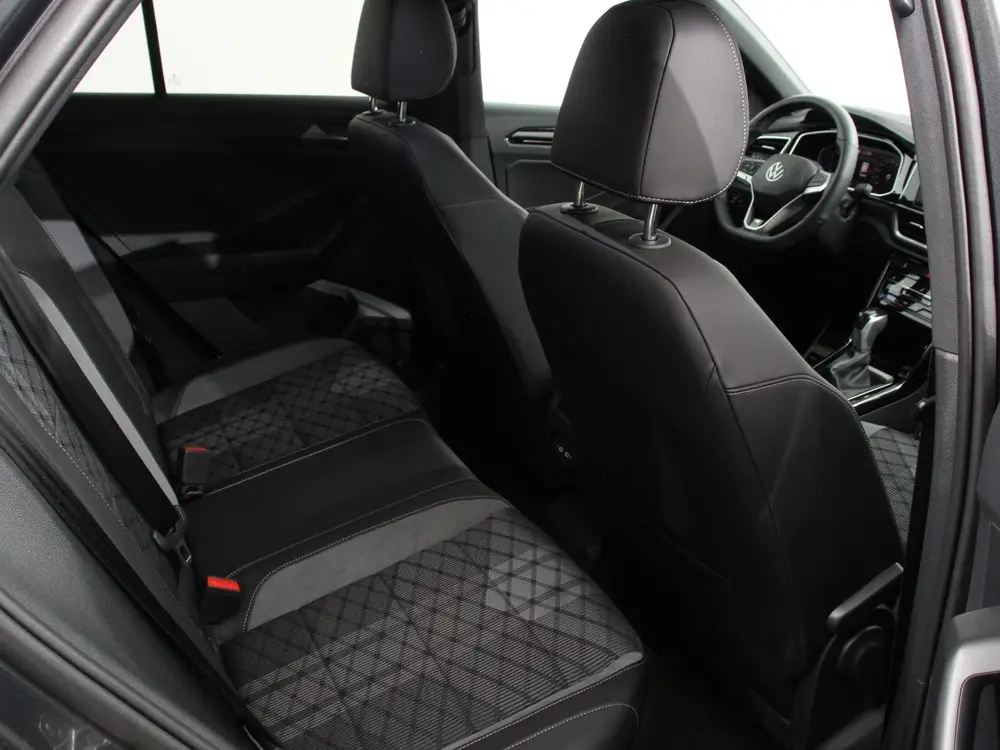 Volkswagen T-Roc 1.5 TSI 150pk Automaat R-Line Edition Navig uit 2025, foto 14