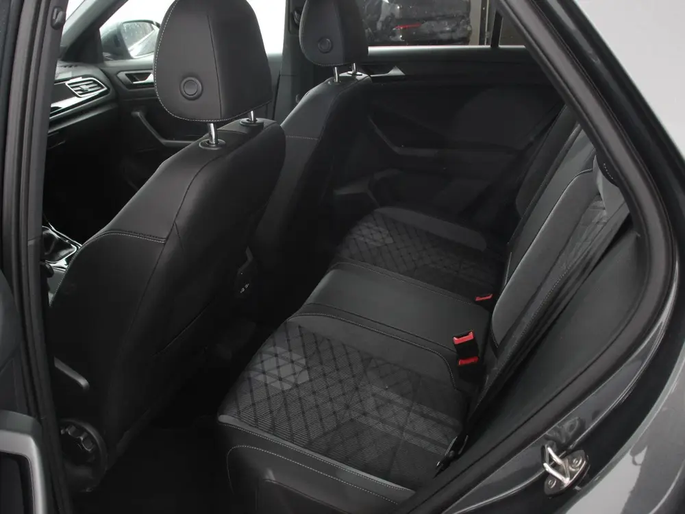 Volkswagen T-Roc 1.5 TSI 150pk Automaat R-Line Edition Navig uit 2025, foto 15