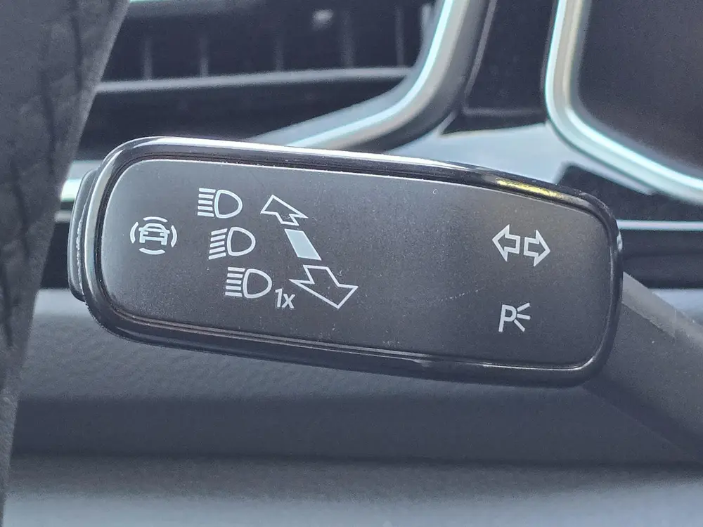 Volkswagen T-Roc 1.5 TSI R-Line Edition Virtual Cockpit Stuu uit 2025, foto 15