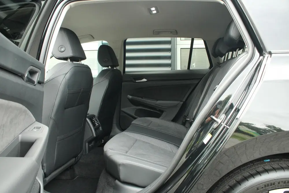 Volkswagen Golf Variant 1.5 eTSI 115pk DSG Life Edition | Tr uit 2026, foto 20