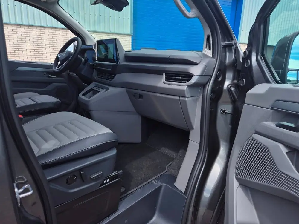 Volkswagen Caravelle Transporter T7 full options pano, verle uit 2026, foto 10