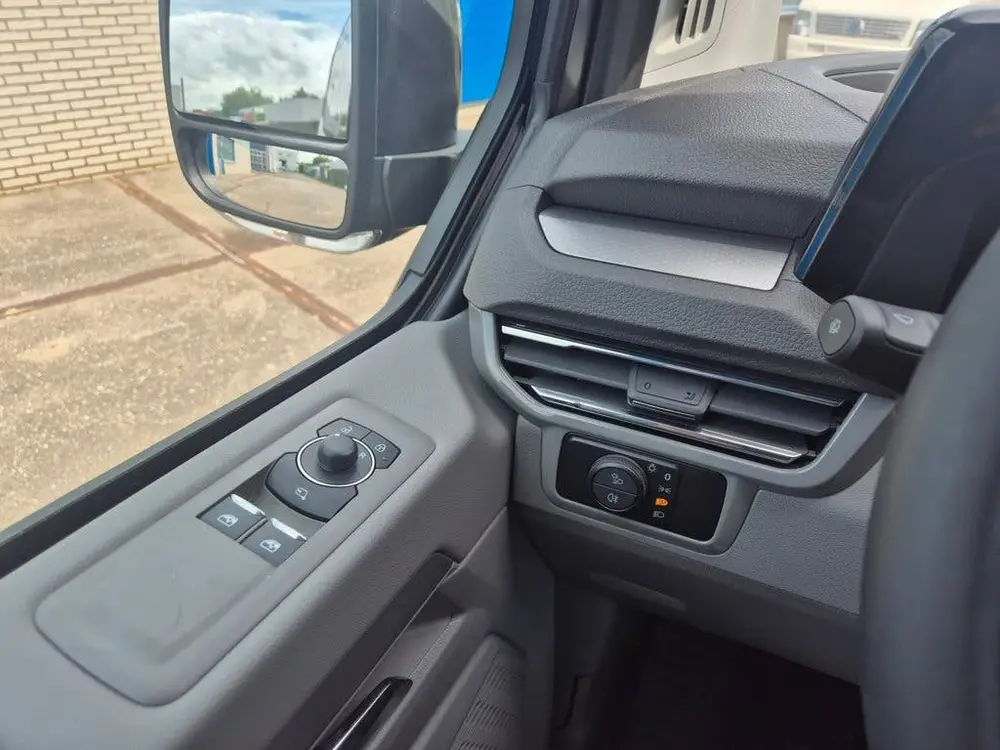 Volkswagen Caravelle Transporter T7 full options pano, verle uit 2026, foto 15