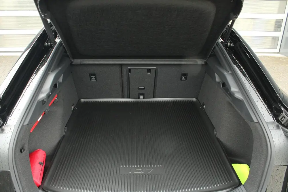 Volkswagen ID.7 286pk Limited Edition 77 kWh | Trekhaak | He uit 2026, foto 17