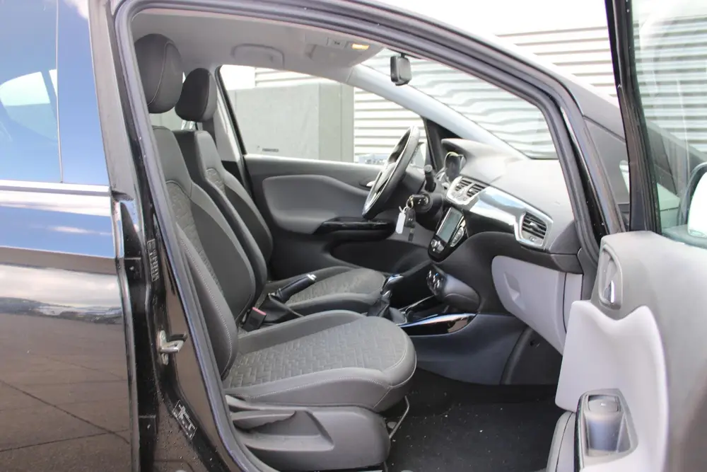 Opel Corsa 1.4 Online Edition Automaat uit 2019, foto 10