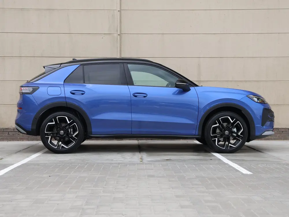 Volkswagen T-Roc 1.5 eTsi Style First Edition 116 pk DSG | B uit 2026, foto 2