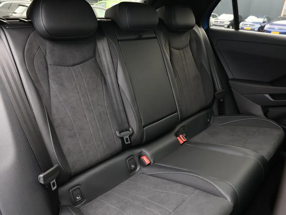 Volkswagen T-Roc 1.5 eTsi Style First Edition 116 pk DSG | B uit 2026, foto 9