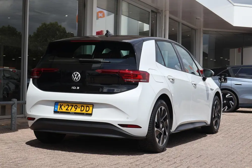 Volkswagen ID.3 204pk First 58 kWh | SoH 93% | Adaptive Crui uit 2020, foto 2