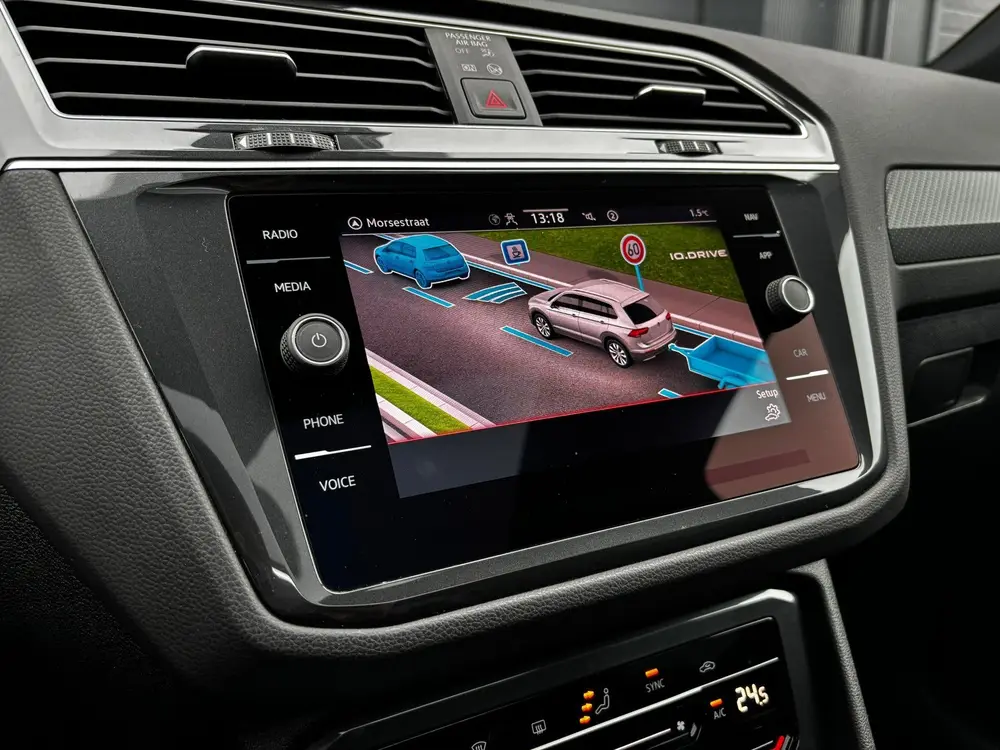Volkswagen Tiguan 1.5 TSI R-Line Black Style PANO IQ CAMERA uit 2021, foto 15