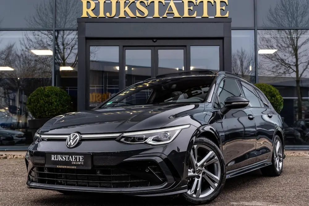 Volkswagen Golf Variant 1.5 eTSI R-Line|PANO|ACC|CAMERA|NAP uit 2024